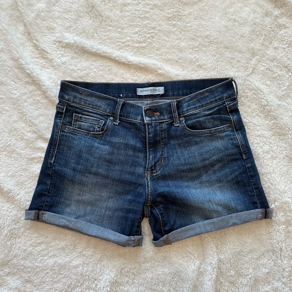 Banana Republic - Midrise Roll-up Short